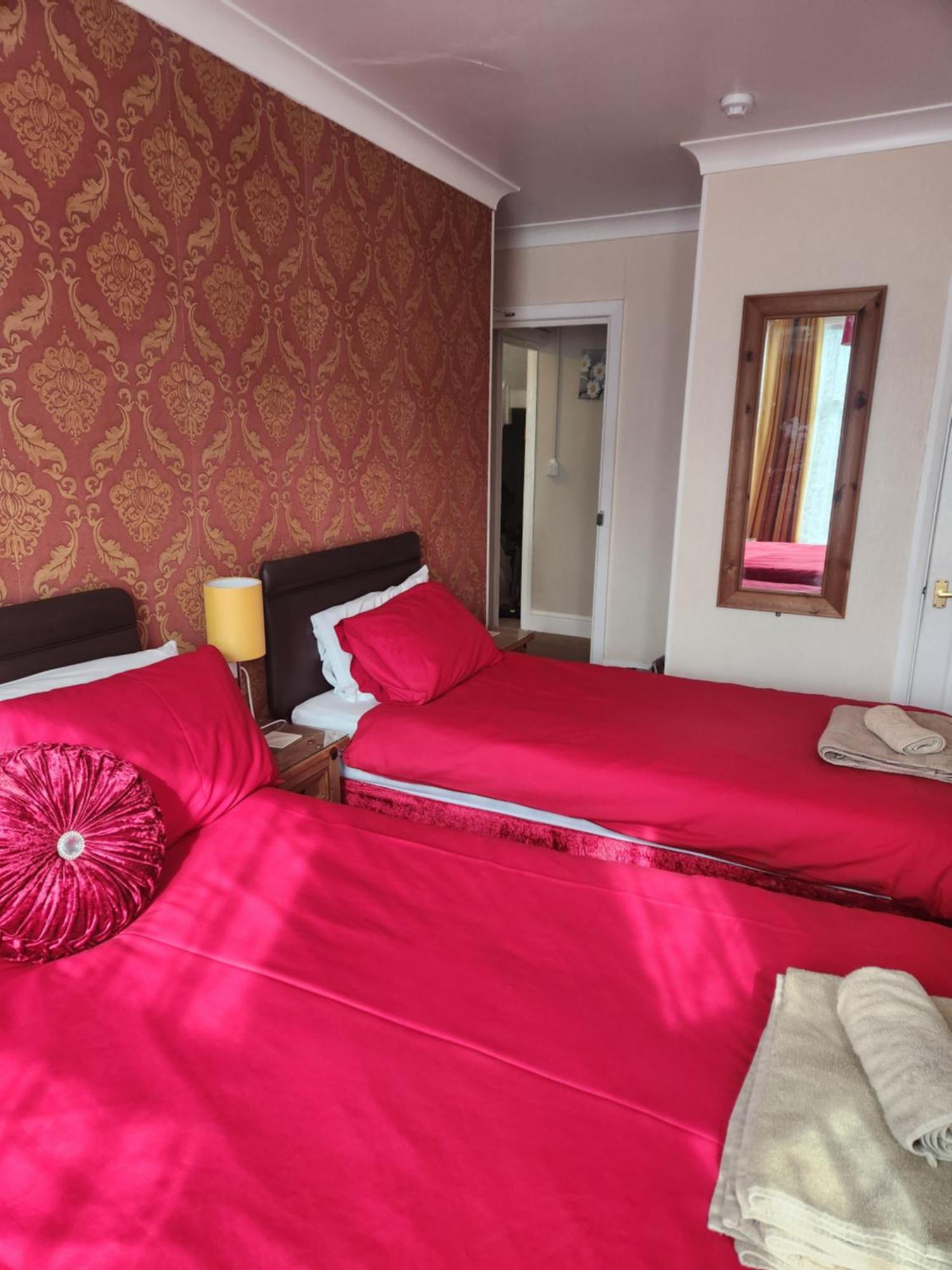 Twin Palms Guesthouse Great Yarmouth Exterior foto