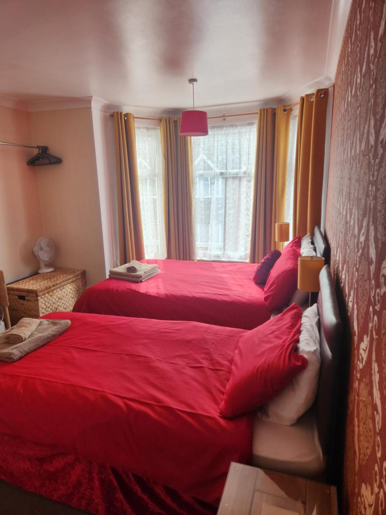 Twin Palms Guesthouse Great Yarmouth Exterior foto