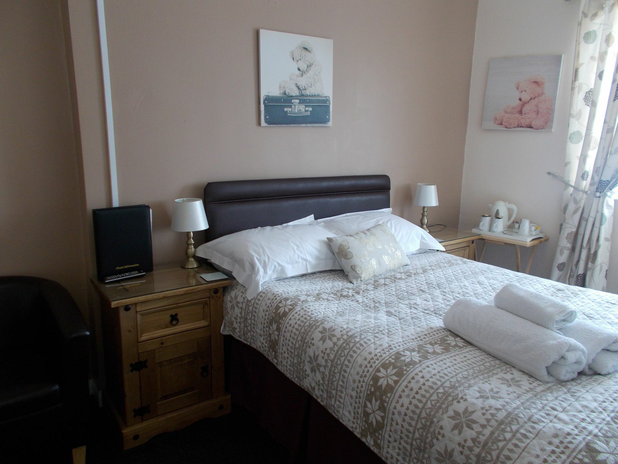 Twin Palms Guesthouse Great Yarmouth Exterior foto
