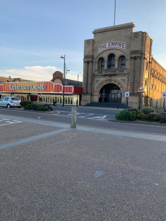 Twin Palms Guesthouse Great Yarmouth Exterior foto